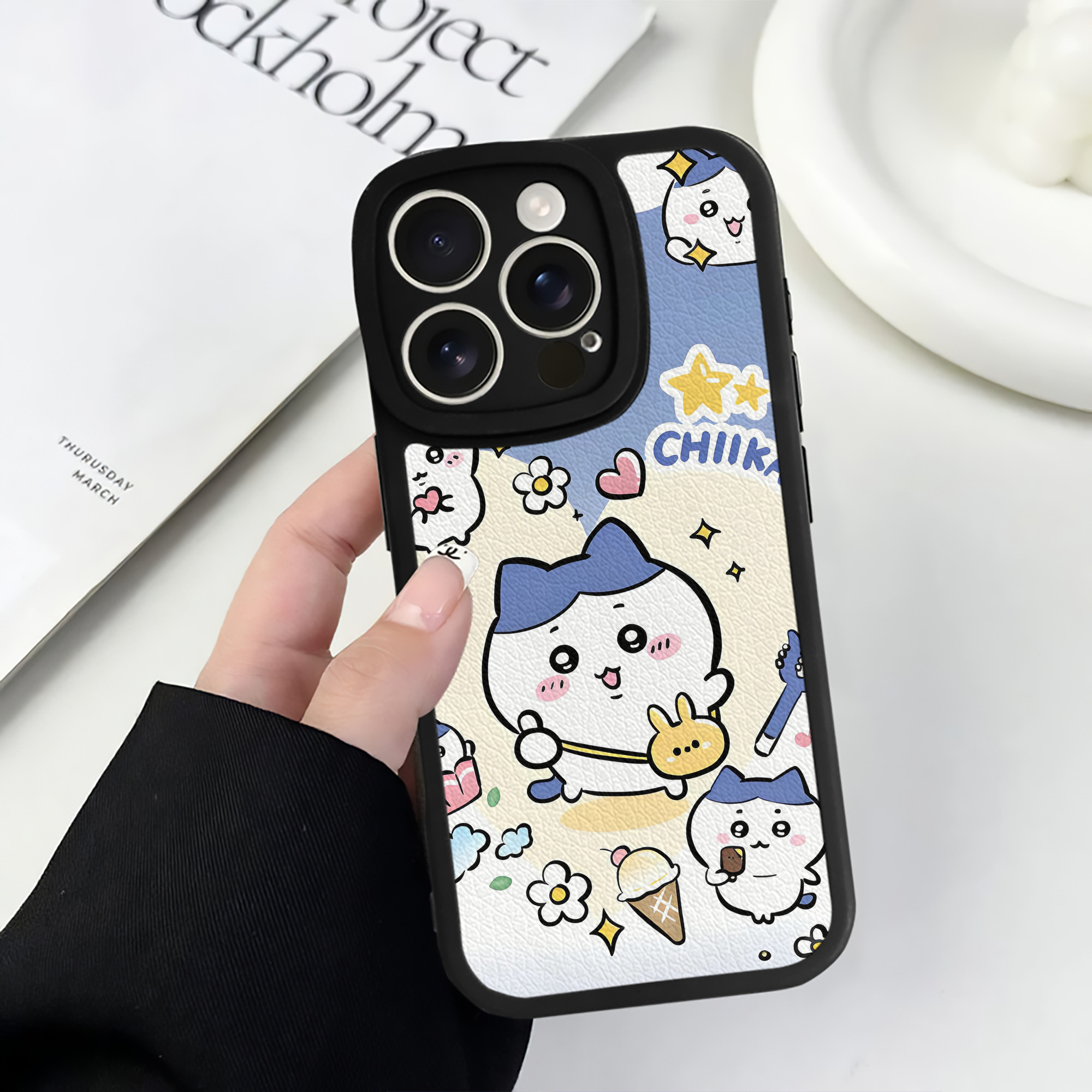 （画像用） ちいかわ Chii-kawa 【iPhone 16シリーズ対応】シリコンスマホケース（レザー調） 材質：シリコン